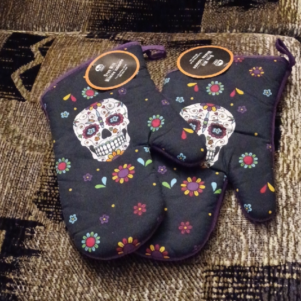 4/$60 New Colourful Skull Print Oven Mitts - Set Of 2 (Same Side)
